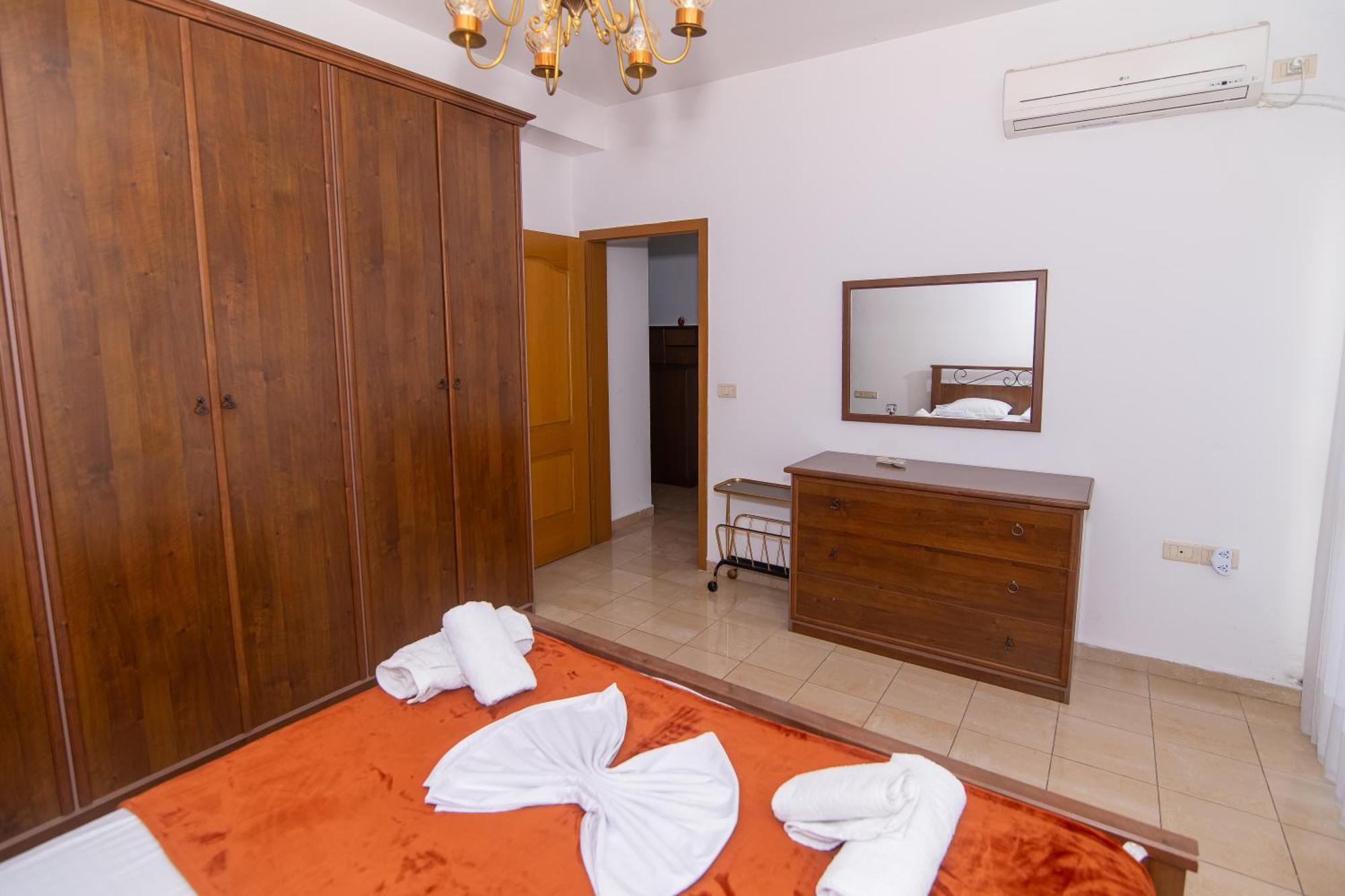 Vintage Blloku Apartment Тирана Екстер'єр фото